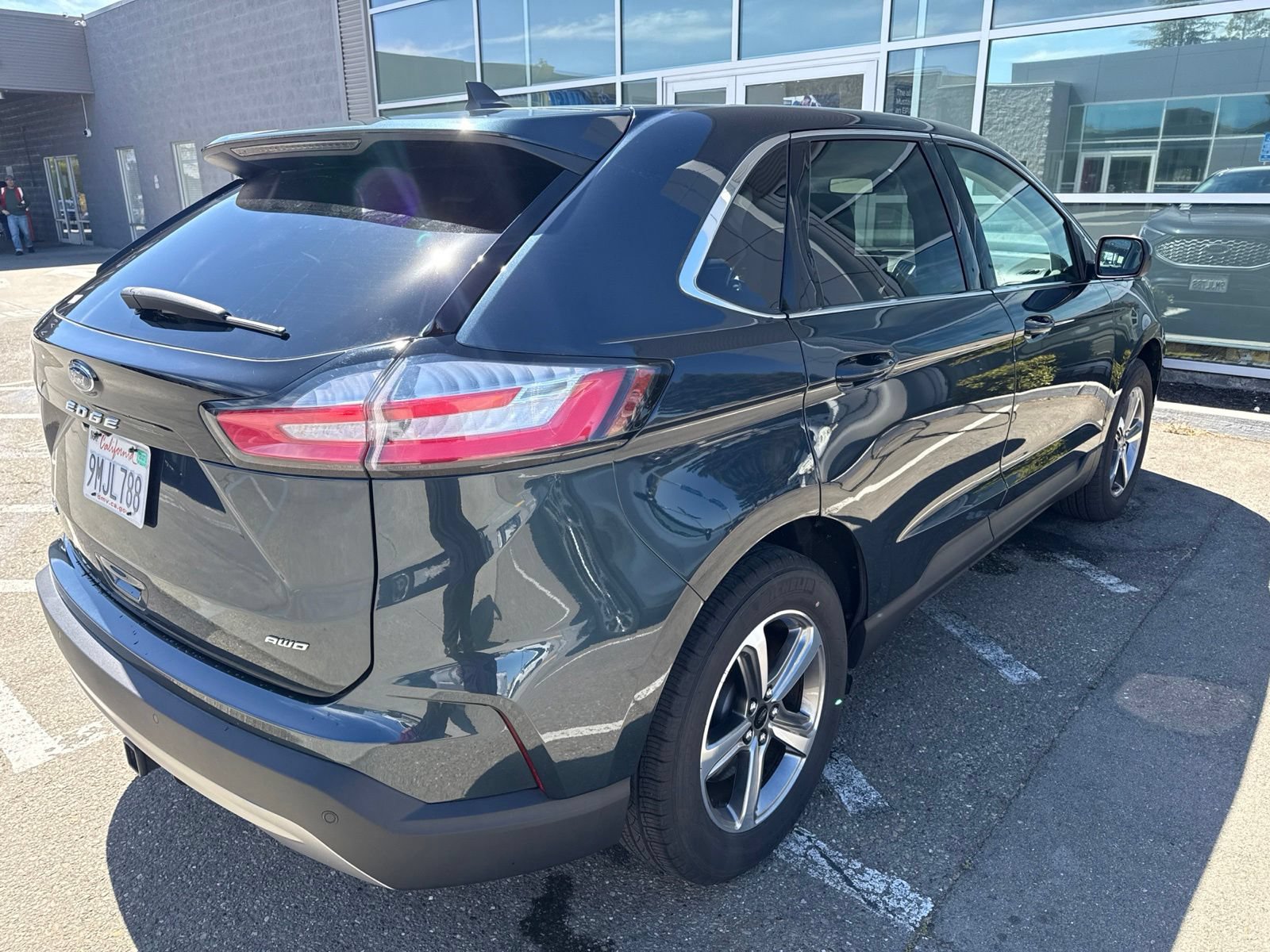 Certified 2024 Ford Edge SEL w/ Convenience Package AWD/4WD image 5
