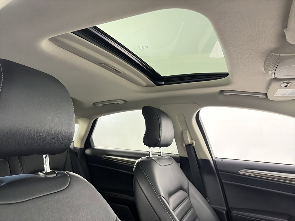 Certified 2018 Ford Fusion SE w/ Fusion SE Technology Package image 32