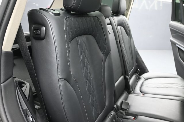 Used 2023 BMW X7 xDrive40i AWD/4WD image 27