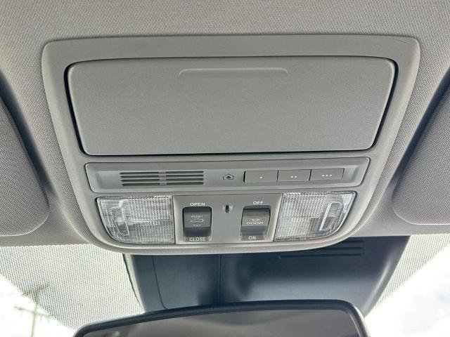 Used 2022 Honda CR-V Touring image 18