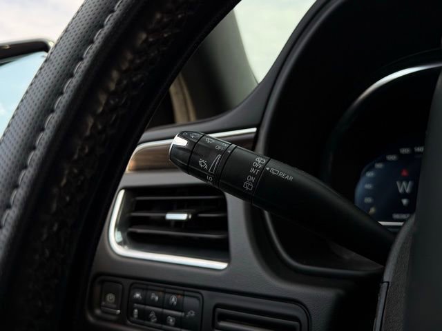 Used 2022 Chevrolet Tahoe Z71 w/ Luxury Package image 25