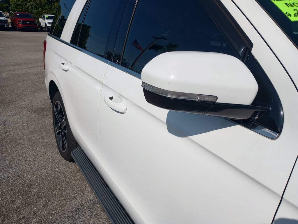 Certified 2018 Ford Expedition XLT w/ Equipment Group 202A RWD image 9