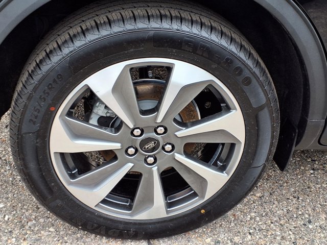 Certified 2024 Ford Escape Platinum AWD/4WD image 30