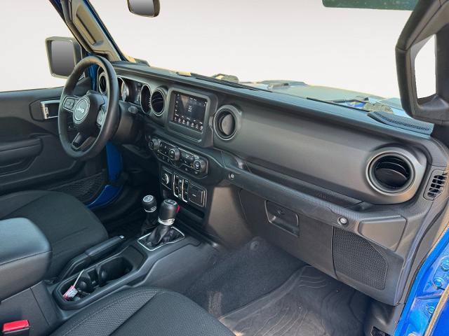Used 2023 Jeep Gladiator Sport AWD/4WD image 15