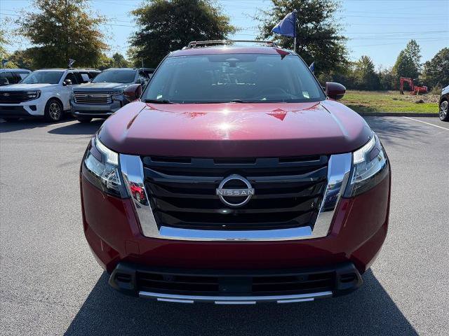Used 2023 Nissan Pathfinder Platinum AWD/4WD image 3