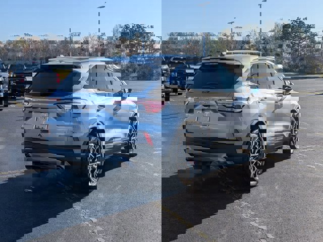 Certified 2022 Ford Escape SE image 5