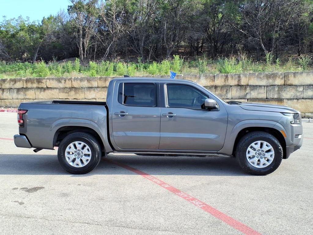 Used 2023 Nissan Frontier SV RWD image 2