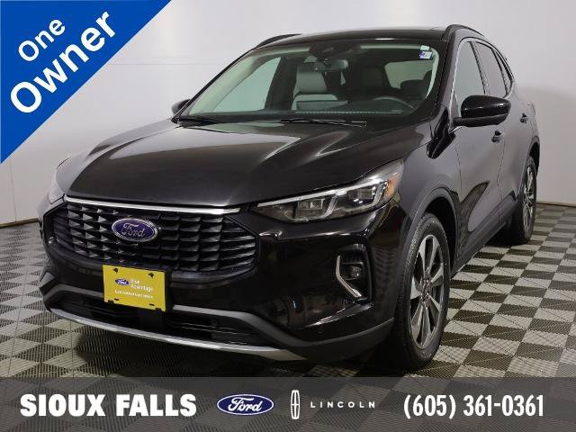 Certified 2023 Ford Escape Platinum w/ Class II Trailer Tow Package