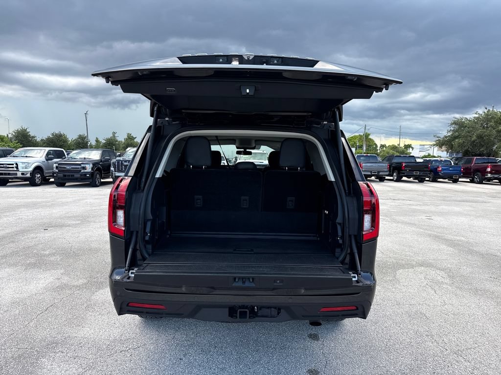 Certified 2025 Ford Expedition Active RWD image 33