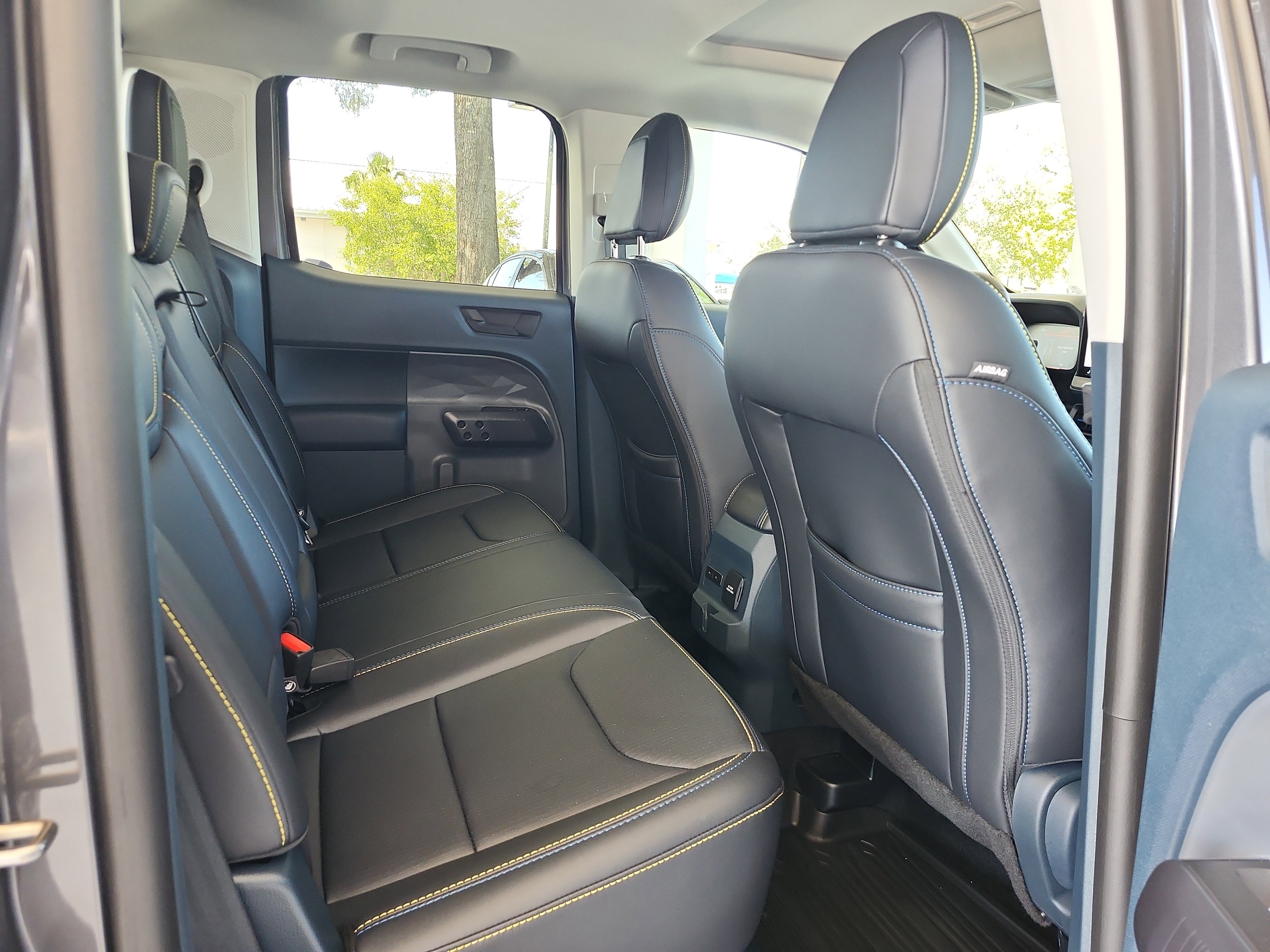 Certified 2025 Ford Maverick Lobo AWD/4WD image 19