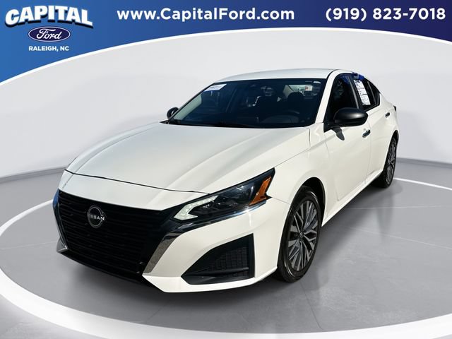 Used 2025 Nissan Altima 2.5 SV AWD/4WD image 1