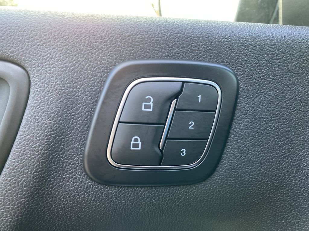 Certified 2025 Ford Escape ST-Line Elite w/ Premium Technology Package image 13