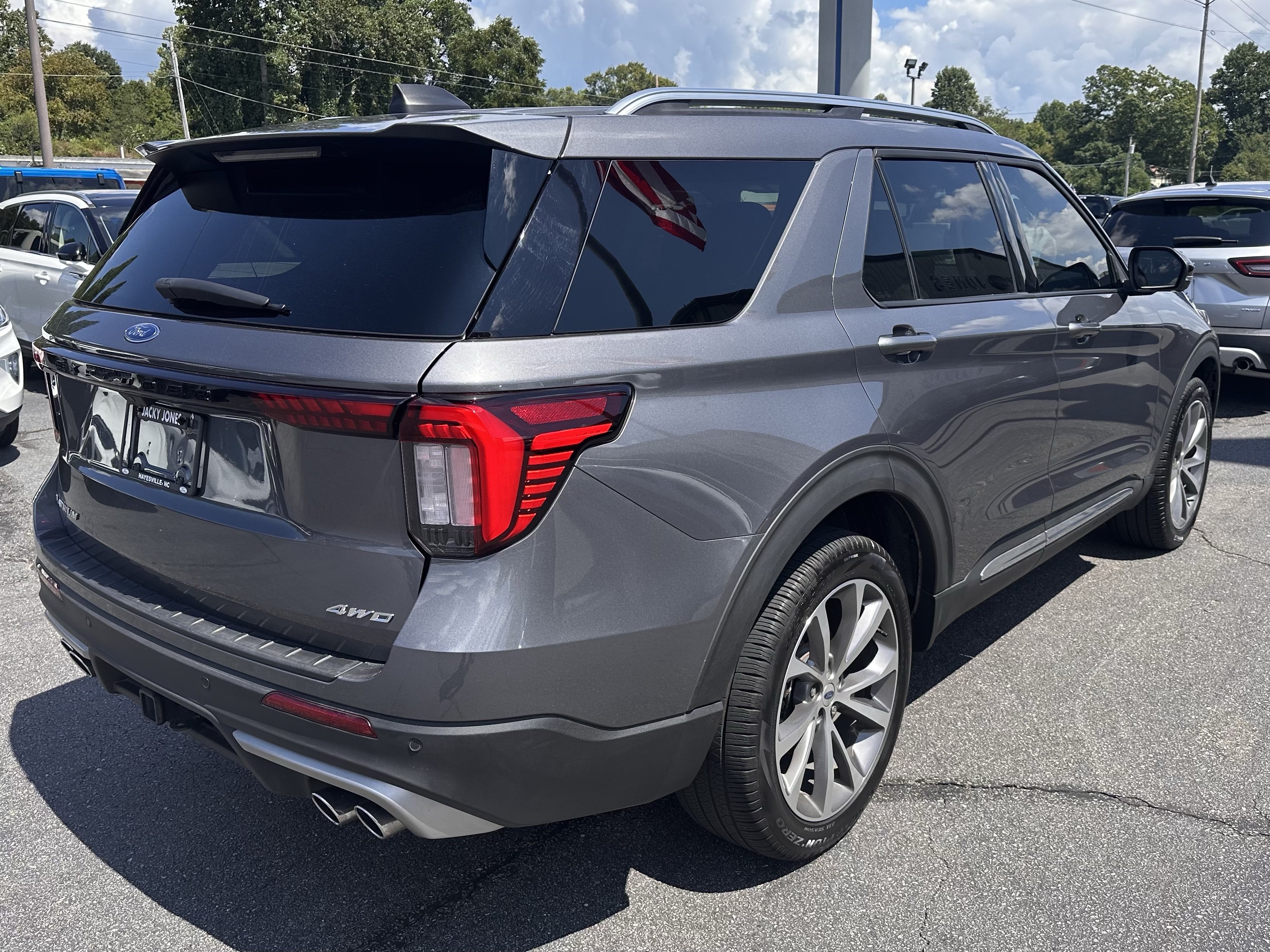 Certified 2025 Ford Explorer Platinum w/ Ultimate Package AWD/4WD image 6