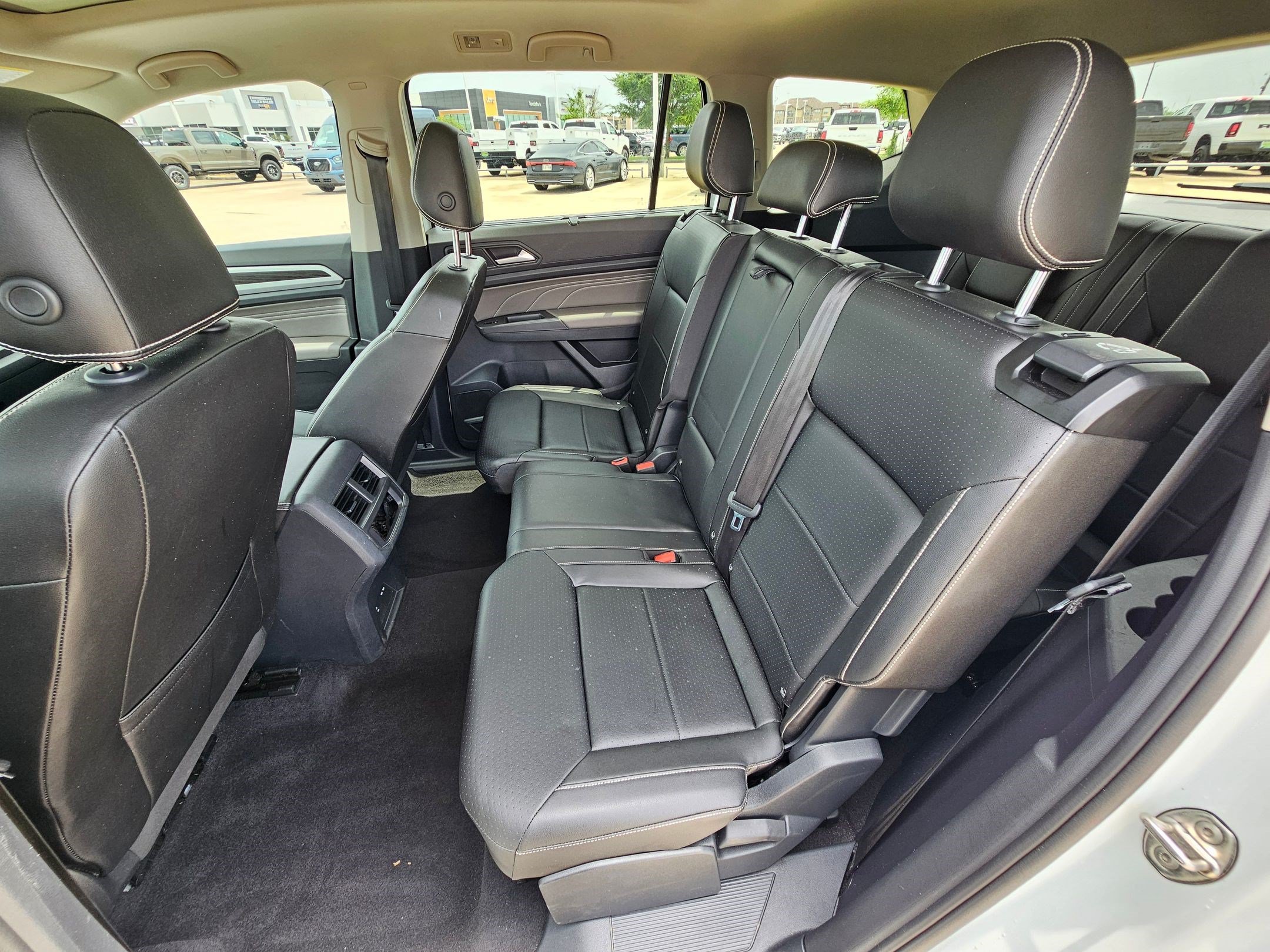 Used 2023 Volkswagen Atlas SE w/ Panoramic Sunroof Package FWD image 28