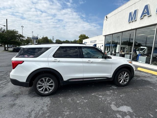 Certified 2024 Ford Explorer XLT w/ Equipment Group 202A AWD/4WD image 2