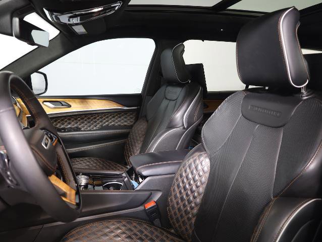 Used 2023 Jeep Grand Cherokee L Summit image 7