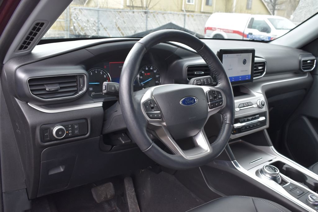 Certified 2022 Ford Explorer XLT w/ Equipment Group 202A image 24