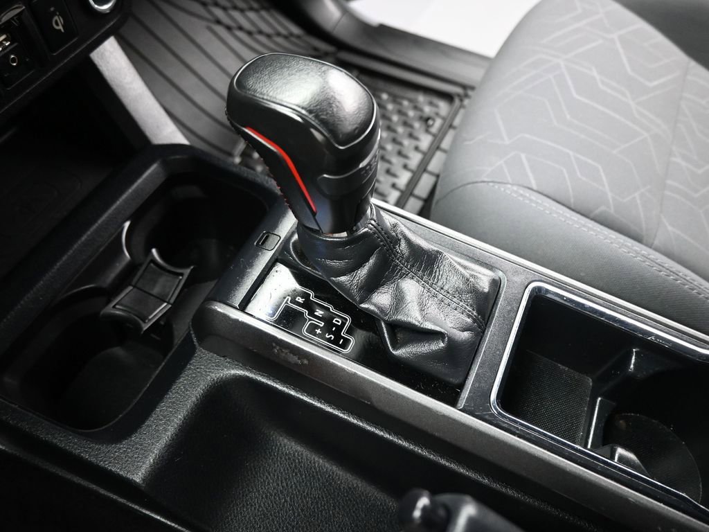 Used 2018 Toyota Tacoma TRD Off-Road image 14