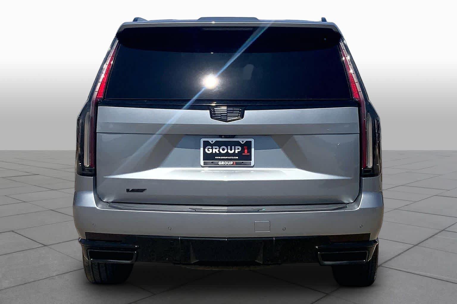 Used 2023 Cadillac Escalade Sport Platinum AWD/4WD image 5