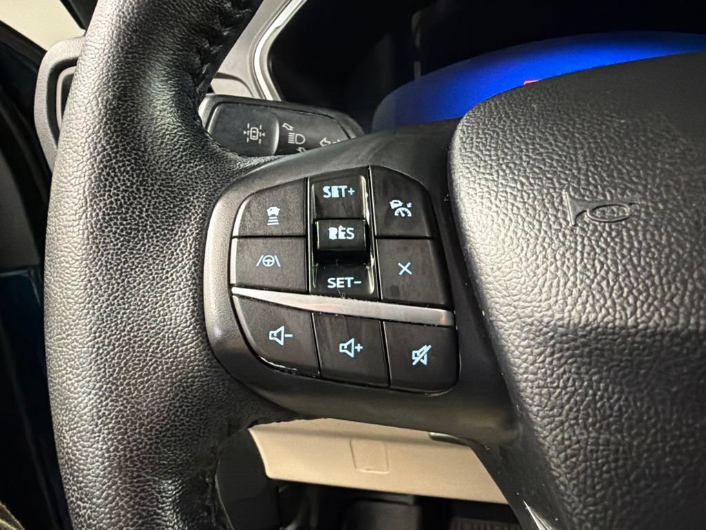 Certified 2020 Ford Escape Titanium AWD/4WD image 18