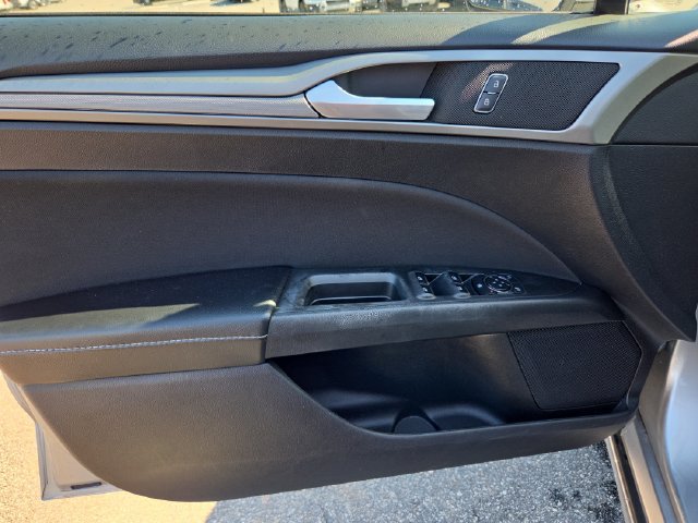 Certified 2020 Ford Fusion SE FWD image 9