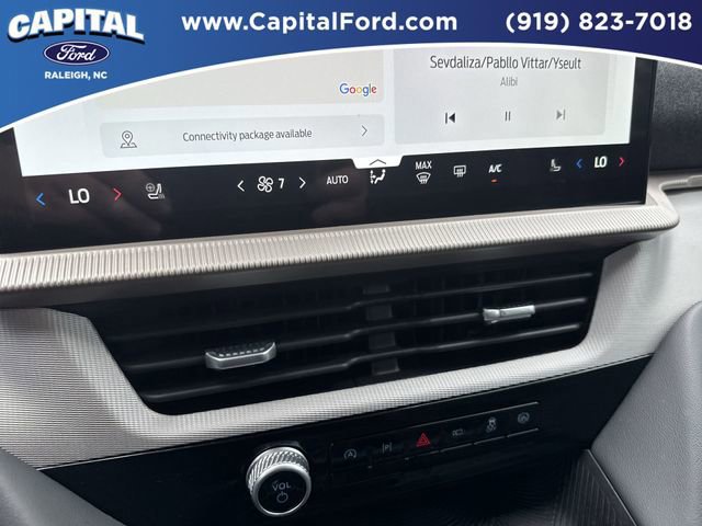 Certified 2025 Ford Explorer Active w/ Active Comfort Package image 28