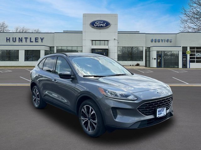 Certified 2022 Ford Escape SE w/ SE Sport Appearance Package AWD/4WD image 3