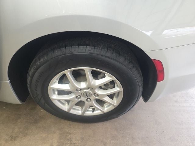 Used 2024 Chrysler Pacifica Touring-L FWD image 6