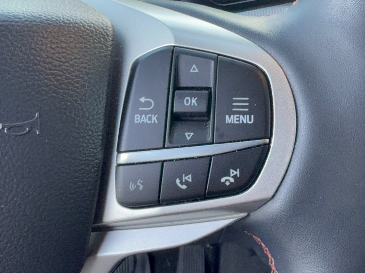 Certified 2025 Ford Explorer Active RWD image 19
