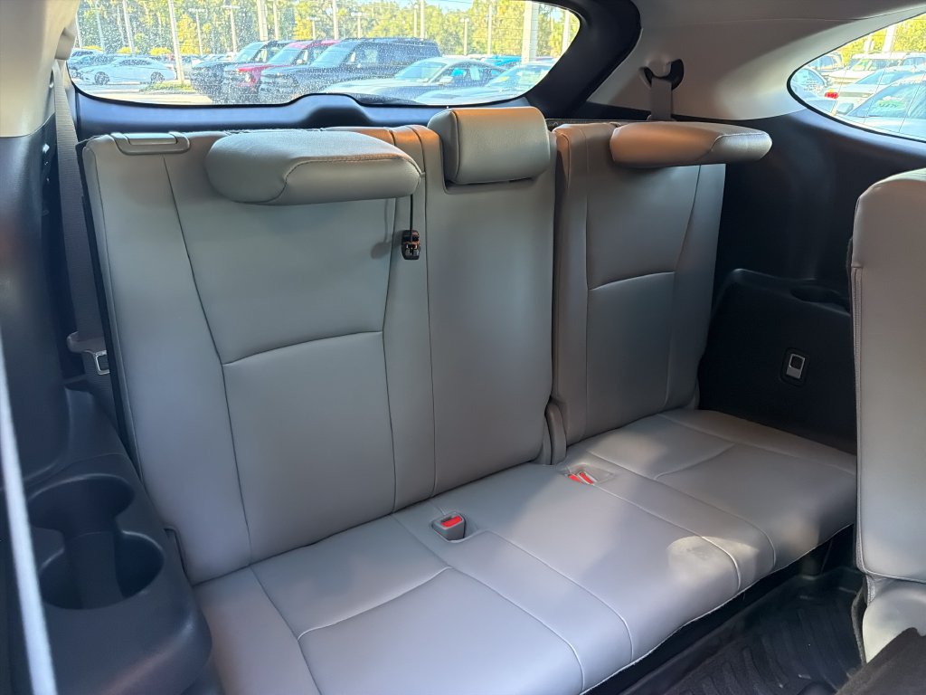 Used 2020 Toyota Highlander XLE FWD image 32
