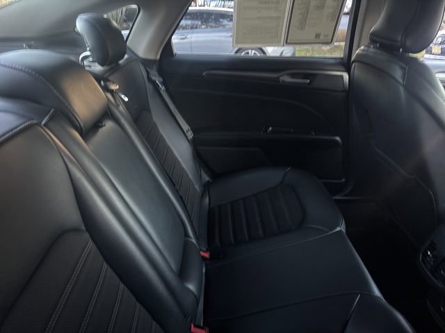 Certified 2017 Ford Fusion SE w/ Equipment Group 601A image 19