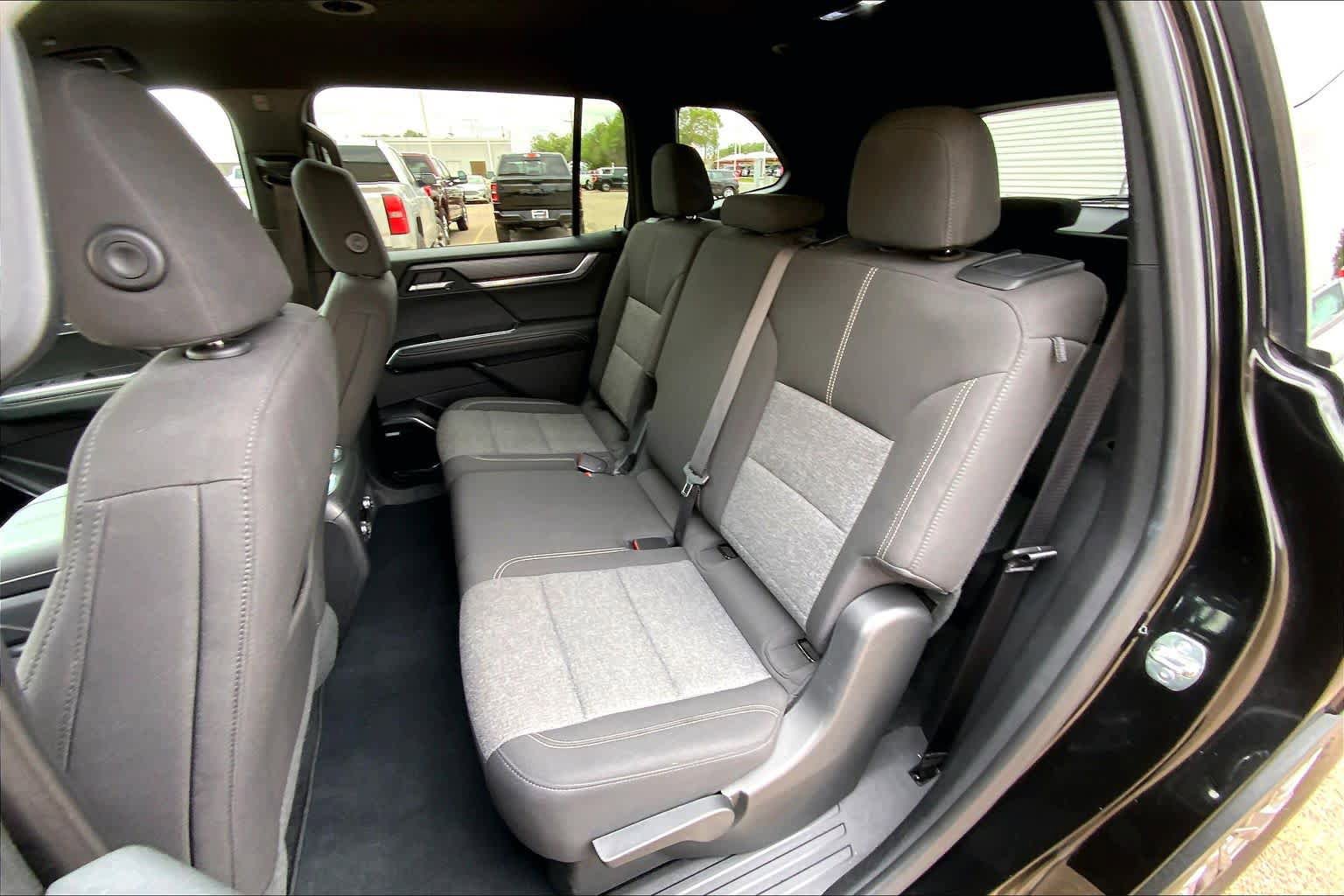 Used 2025 GMC Acadia Elevation FWD image 21