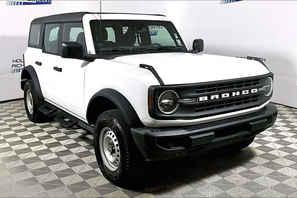 Certified 2025 Ford Bronco 4-Door AWD/4WD image 3