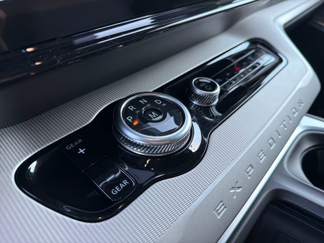 Certified 2025 Ford Expedition Active AWD/4WD image 26