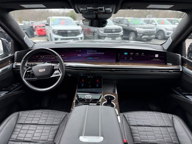 Used 2026 Cadillac Escalade Platinum Sport image 2