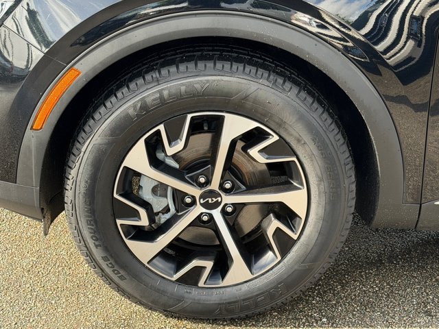 Used 2023 Kia Sportage EX FWD image 16