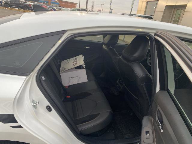 Used 2022 Toyota Avalon XSE image 9