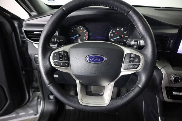 Certified 2020 Ford Explorer XLT w/ Equipment Group 202A AWD/4WD image 35