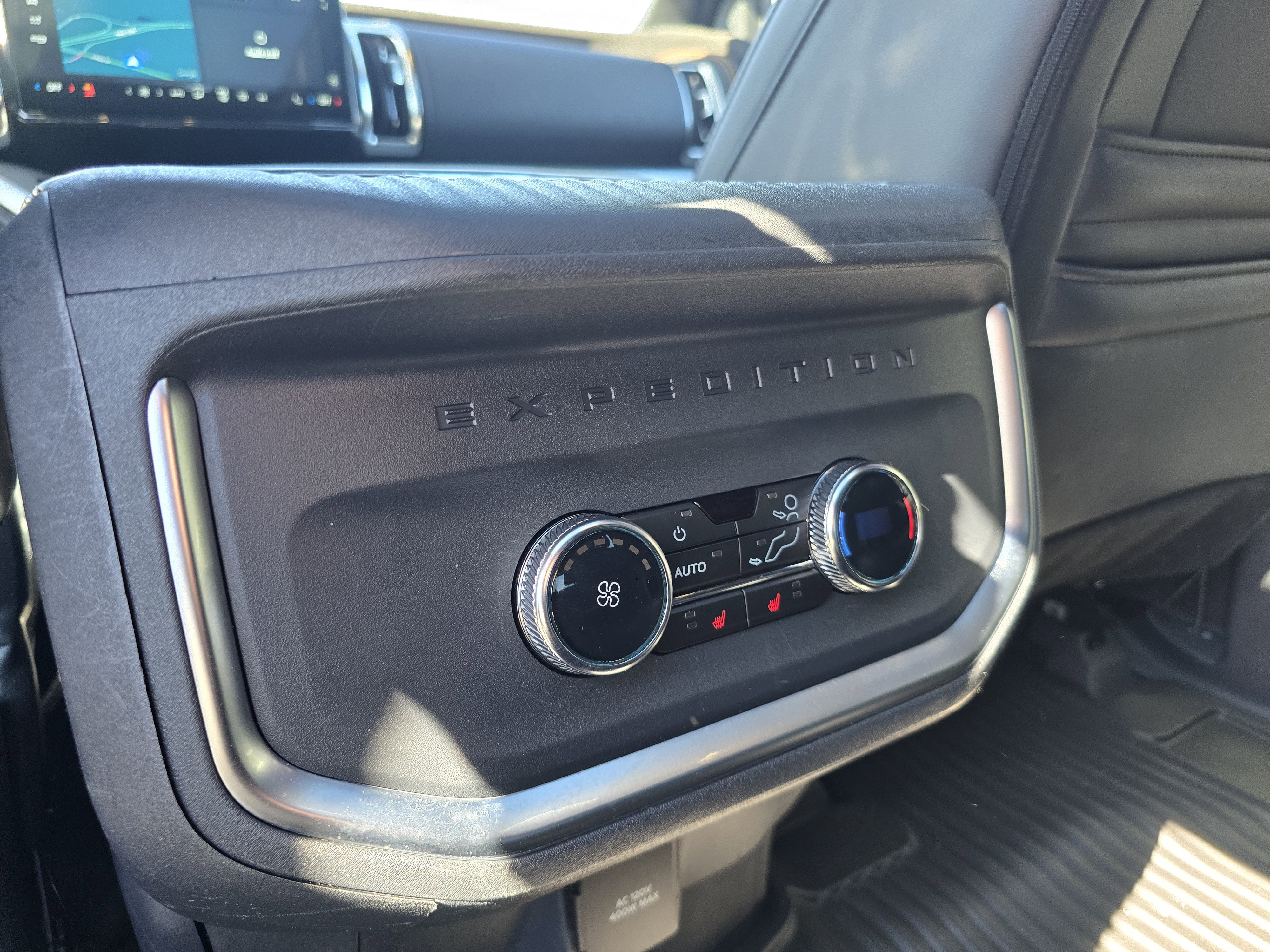 Certified 2025 Ford Expedition Tremor AWD/4WD image 17