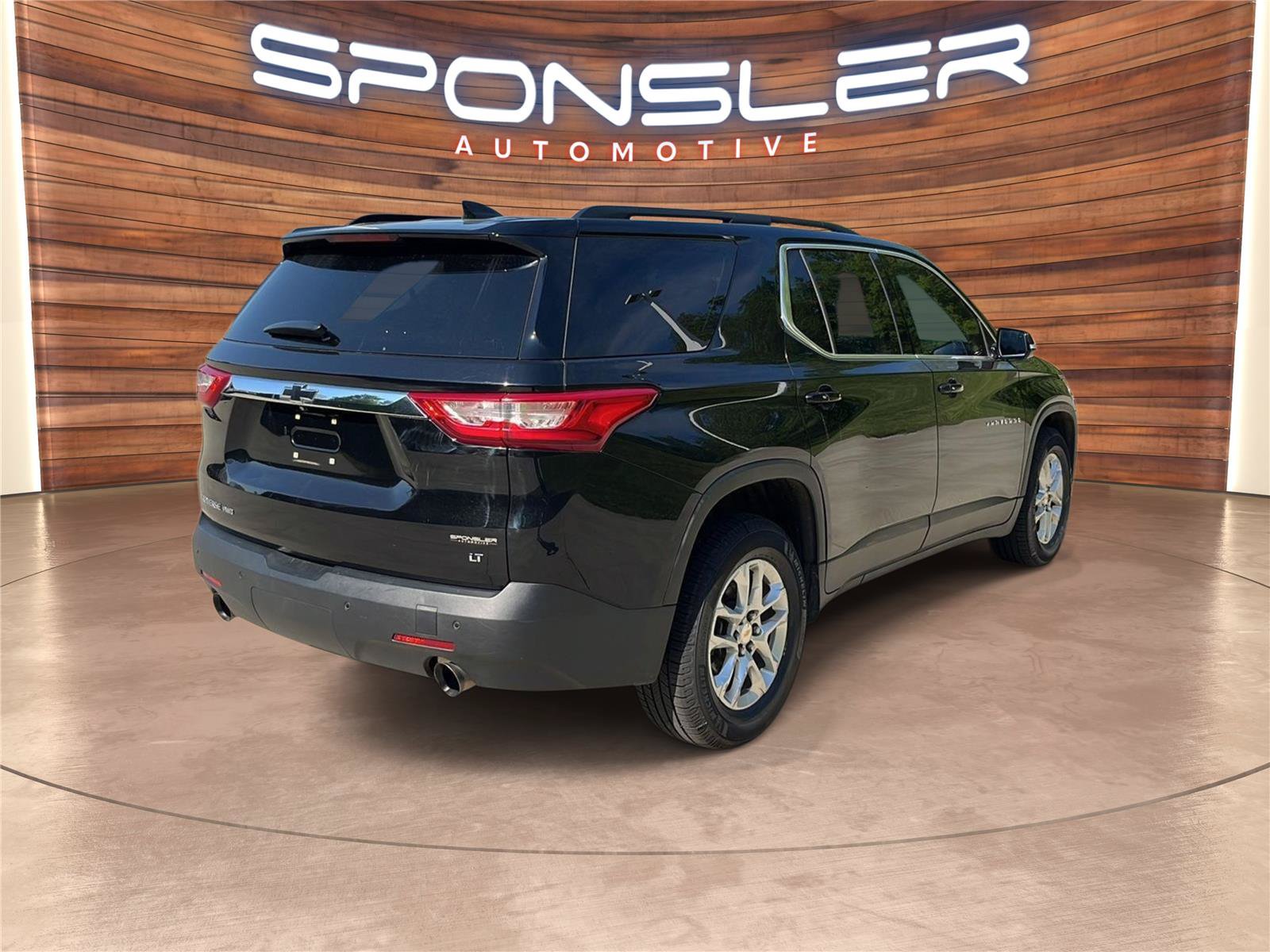 Used 2020 Chevrolet Traverse LT w/ Driver Confidence II Package AWD/4WD image 7