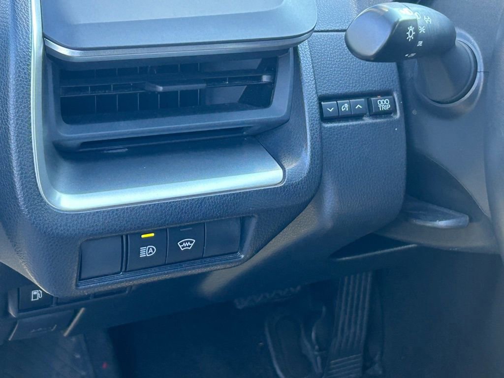 Used 2024 Toyota Prius LE image 32