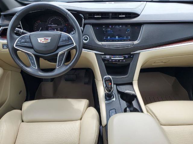 Used 2017 Cadillac XT5 Luxury w/ Driver Awareness Package FWD image 23