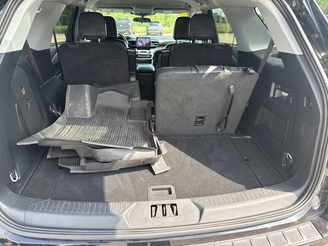 Certified 2024 Ford Explorer XLT w/ Equipment Group 202A AWD/4WD image 7