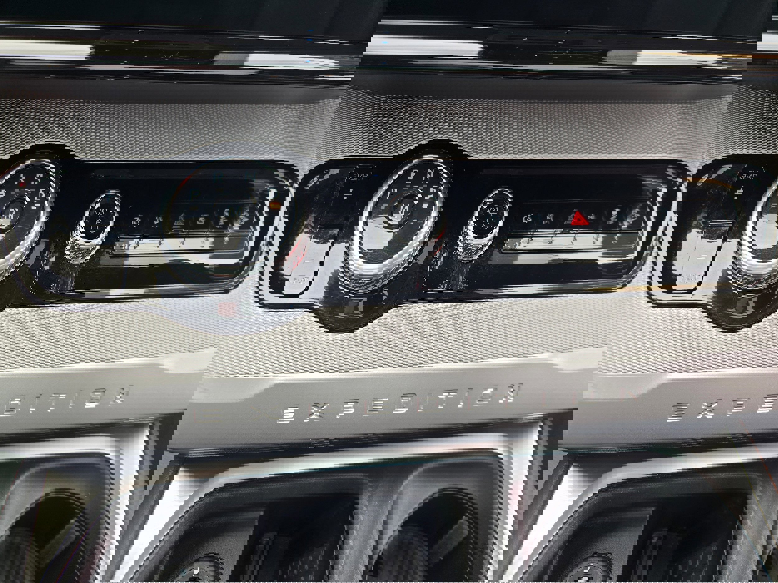 Certified 2025 Ford Expedition Active image 29