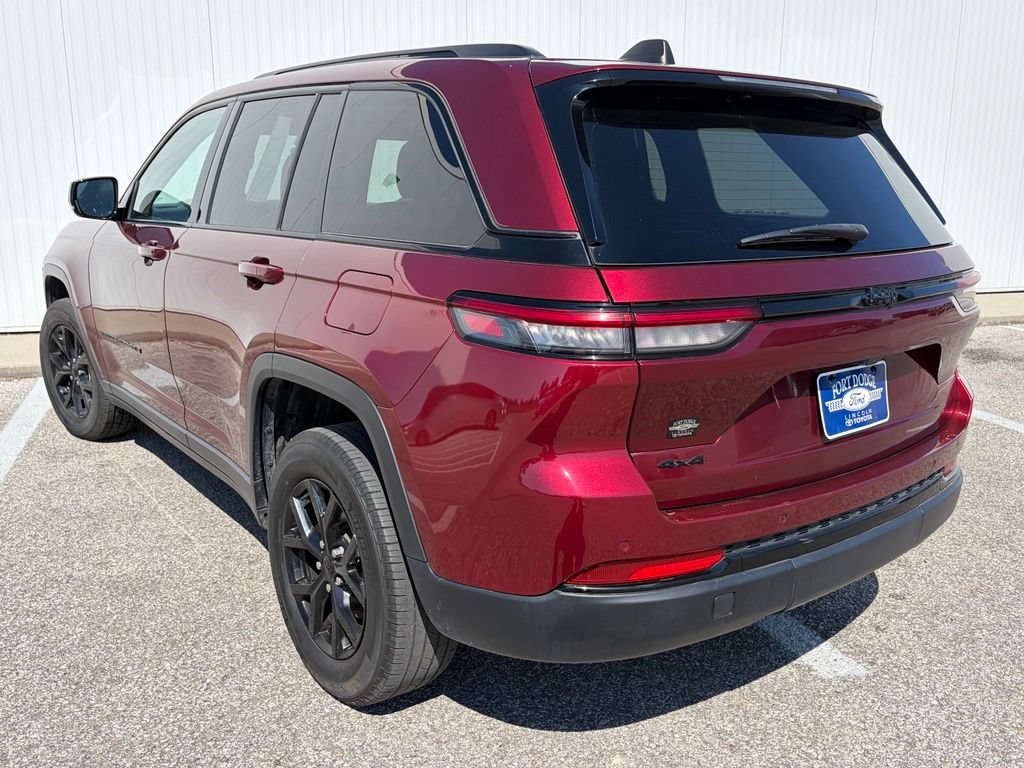 Used 2024 Jeep Grand Cherokee Altitude AWD/4WD image 5