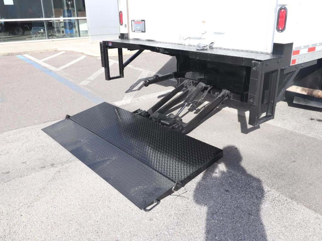 Certified 2022 Ford E-450 and Econoline 450 Super Duty w/ Power Windows & Locks Group image 9