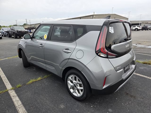 Used 2023 Kia Soul LX w/ LX Technology Package FWD image 6