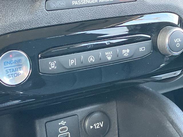 Certified 2025 Ford Escape Platinum w/ Premium Technology Package AWD/4WD image 29