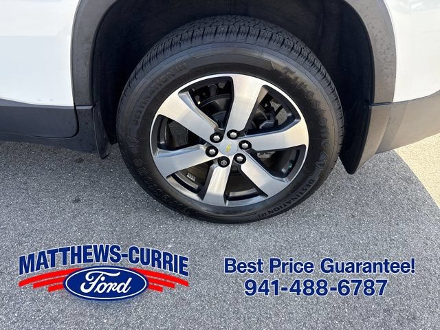 Used 2020 Chevrolet Traverse LT w/ LT Premium Package FWD image 16
