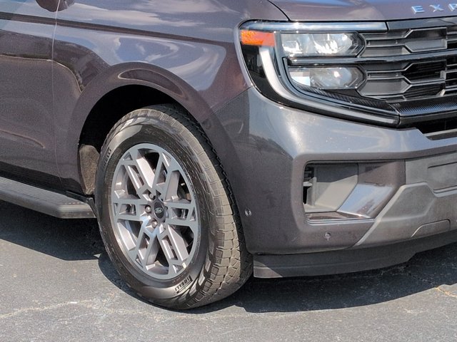 Certified 2025 Ford Expedition Active AWD/4WD image 10